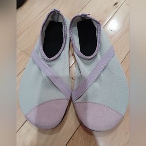 FitKicks Active LifeStyle Women's Footwear Foldable Breathable Sz M